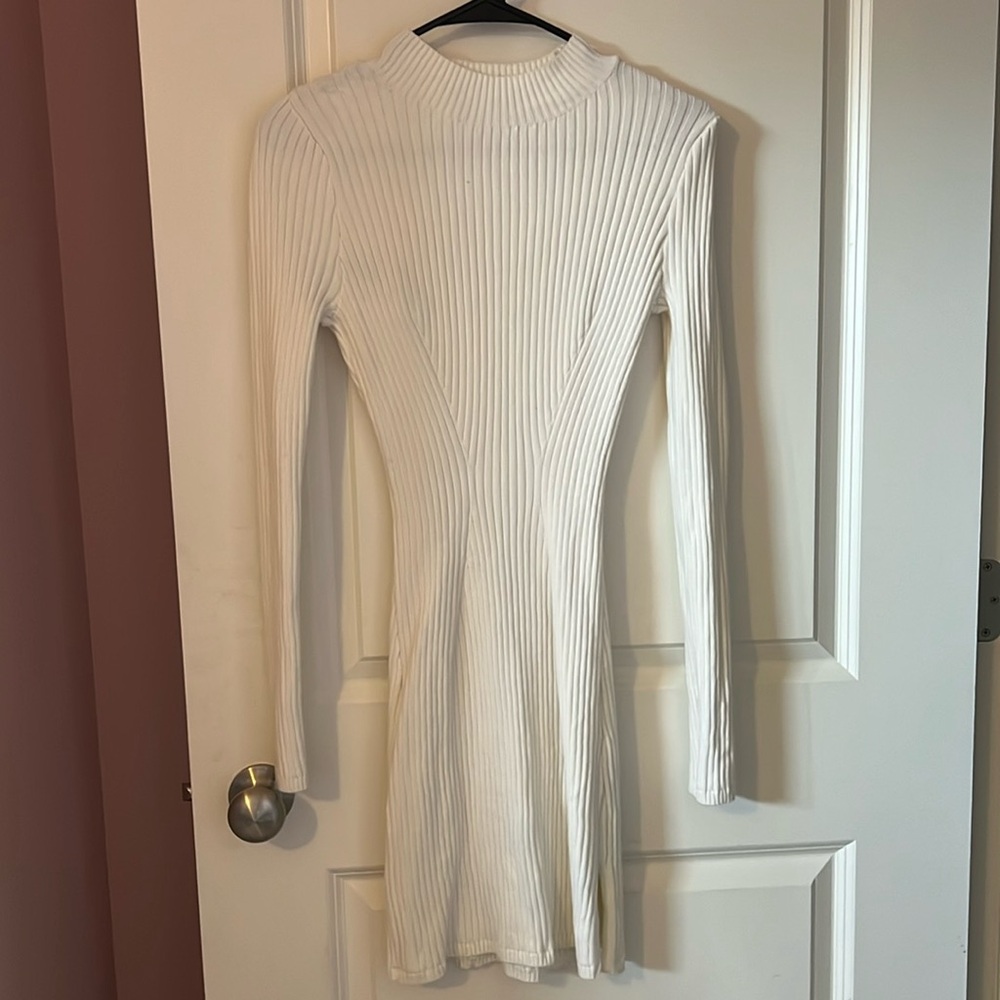 Beige Hollister form fitting long sleeve dress small